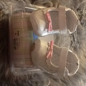 NWT Little Wonder White Baby shoes